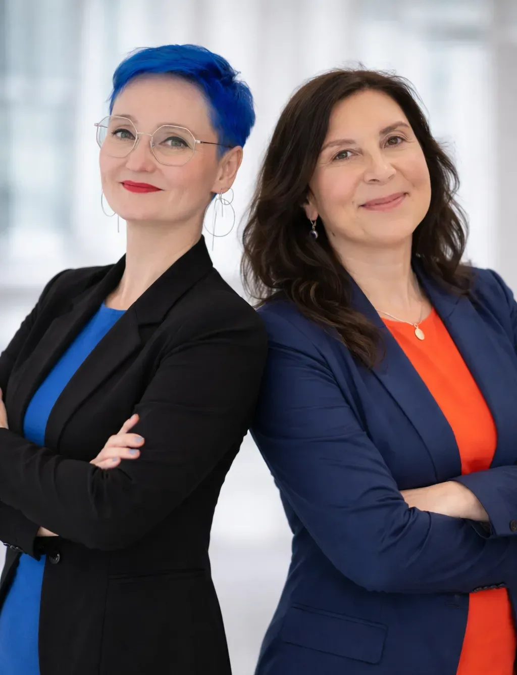 Svetlana Morel (Branding Expertin & Creative Director) und Milena Paralis (Expertin für SEO & Webentwicklung)